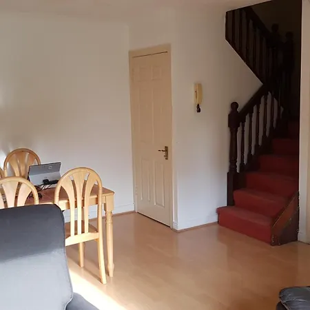 Spacious Double Bedroom In Quiet House With Garden View 民宿 都柏林